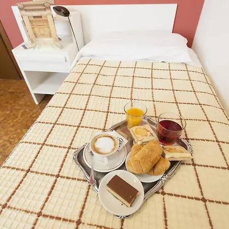 Ristorante San Carlo מלון 2*
